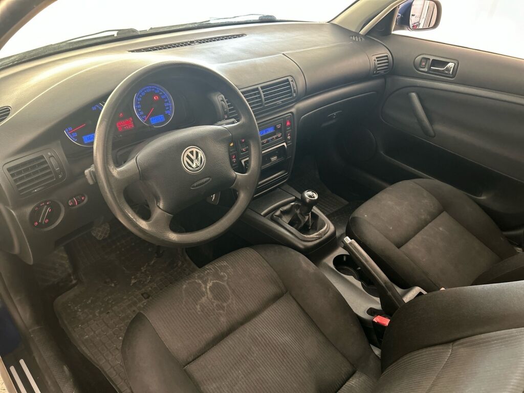 Volkswagen Passat Variant 2002 Sininen