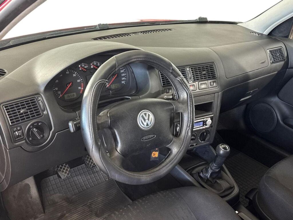 Volkswagen Golf Variant 2004 Punainen