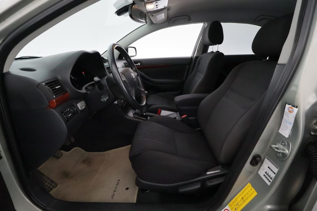Toyota Avensis 2005 Vihreä