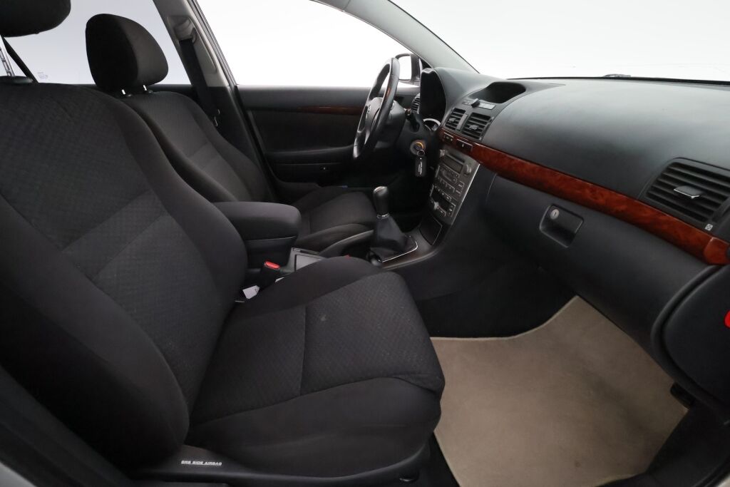 Toyota Avensis 2005 Vihreä