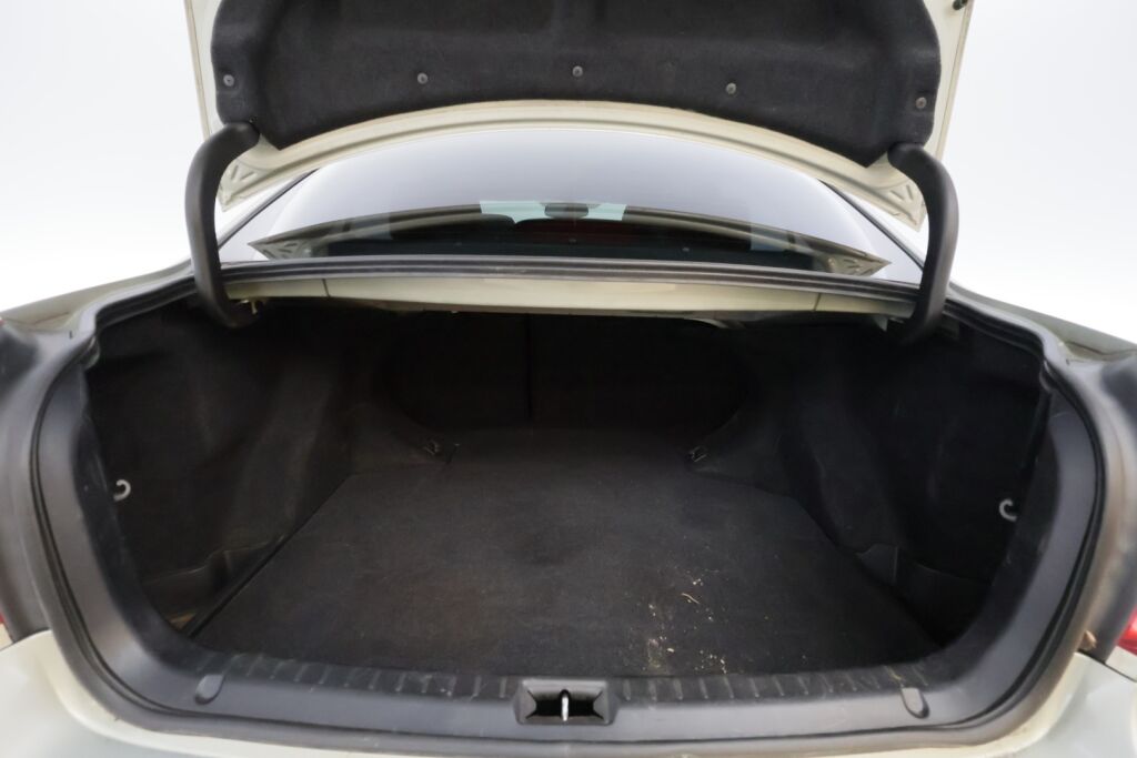 Toyota Avensis 2005 Vihreä