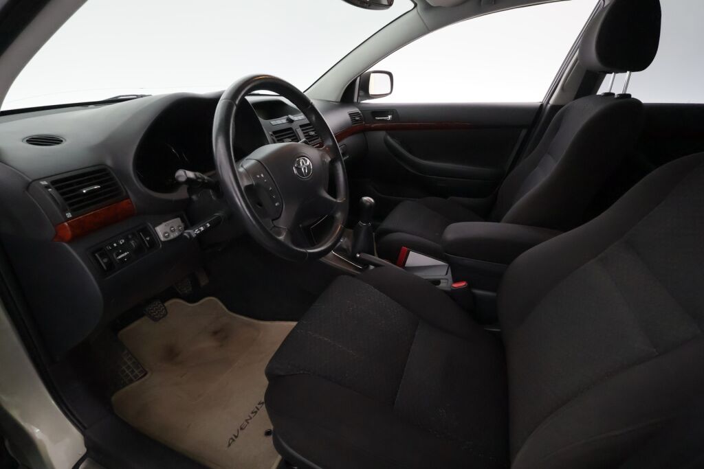 Toyota Avensis 2005 Vihreä