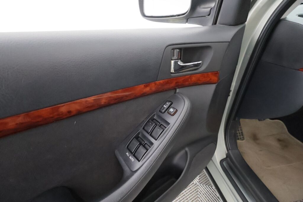 Toyota Avensis 2005 Vihreä