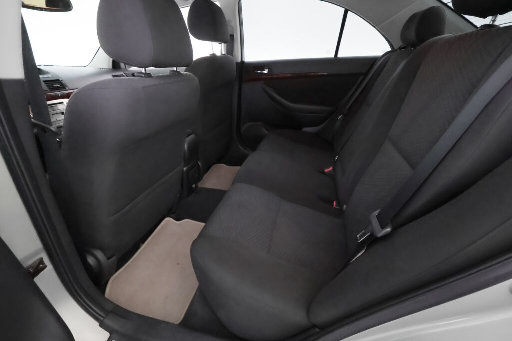 Toyota Avensis 2005 Vihreä