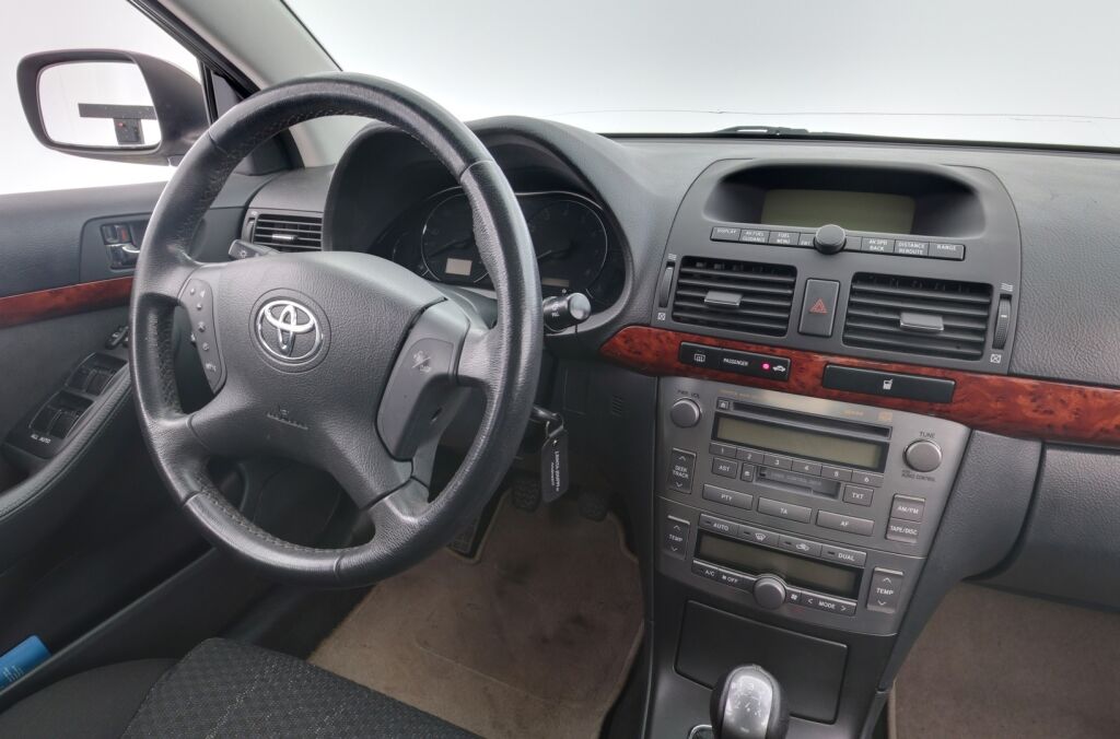 Toyota Avensis 2005 Vihreä