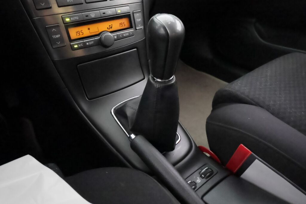 Toyota Avensis 2005 Vihreä