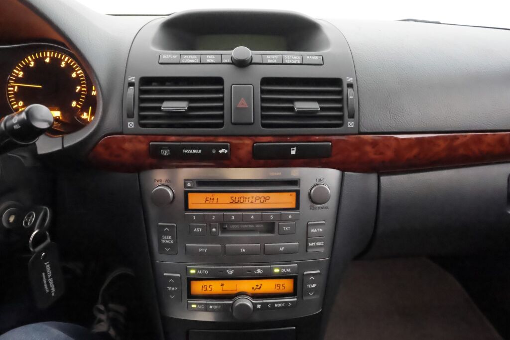 Toyota Avensis 2005 Vihreä