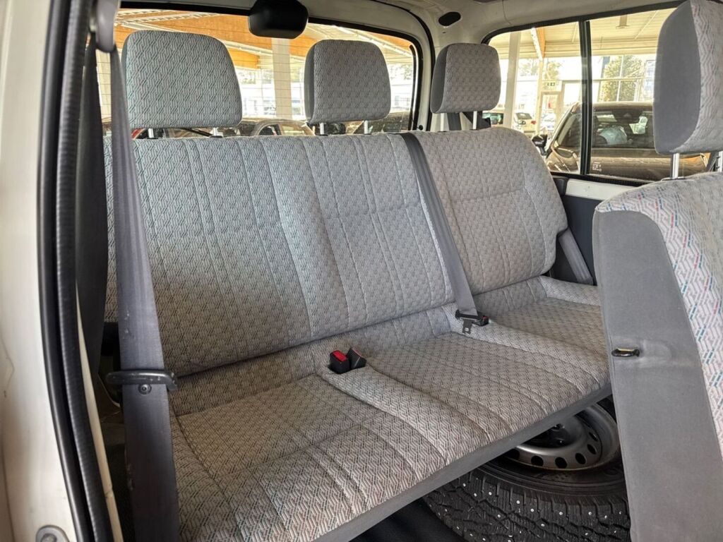 Toyota Hiace 2006 Valkoinen