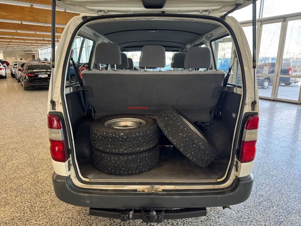 Toyota Hiace 2006 Valkoinen