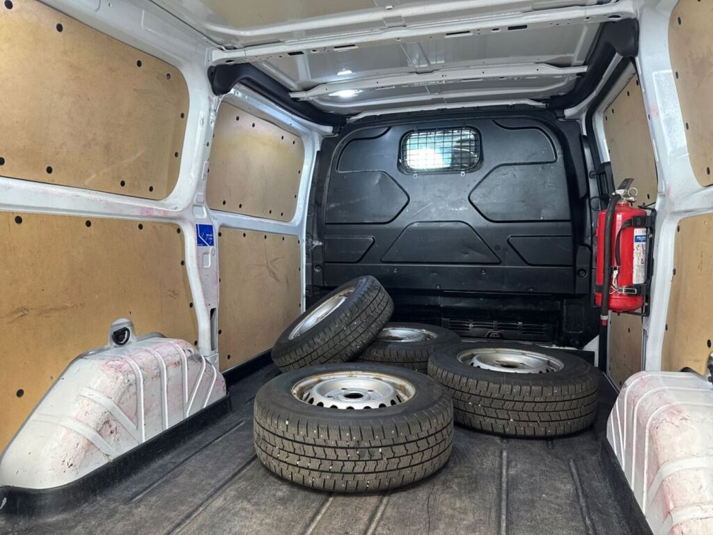 Ford Transit Custom 2019 Valkoinen