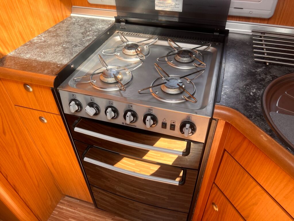 Bürstner ARGOS A 747 2008 Valkoinen