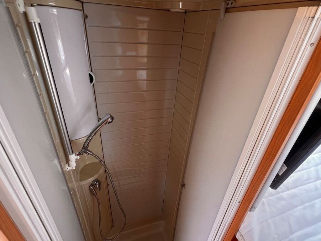 Bürstner ARGOS A 747 2008 Valkoinen