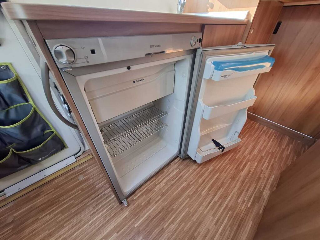 Bürstner Travel Van T570 2008 Harmaa