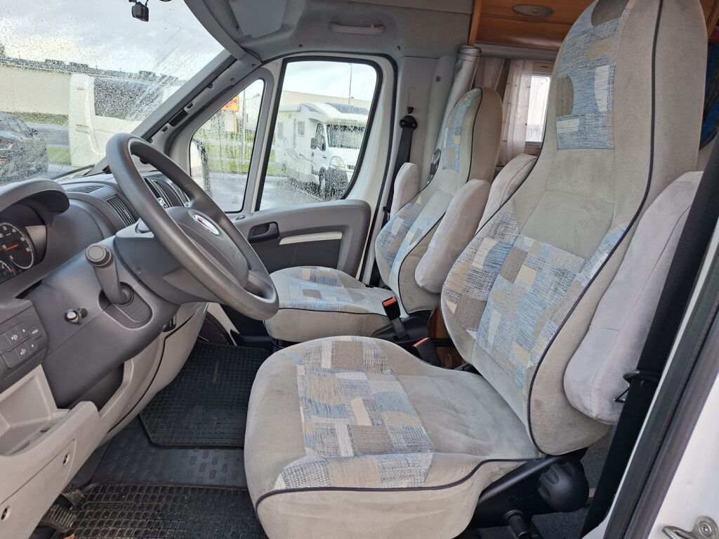 Adria CORAL S 650 SP 2008 Valkoinen