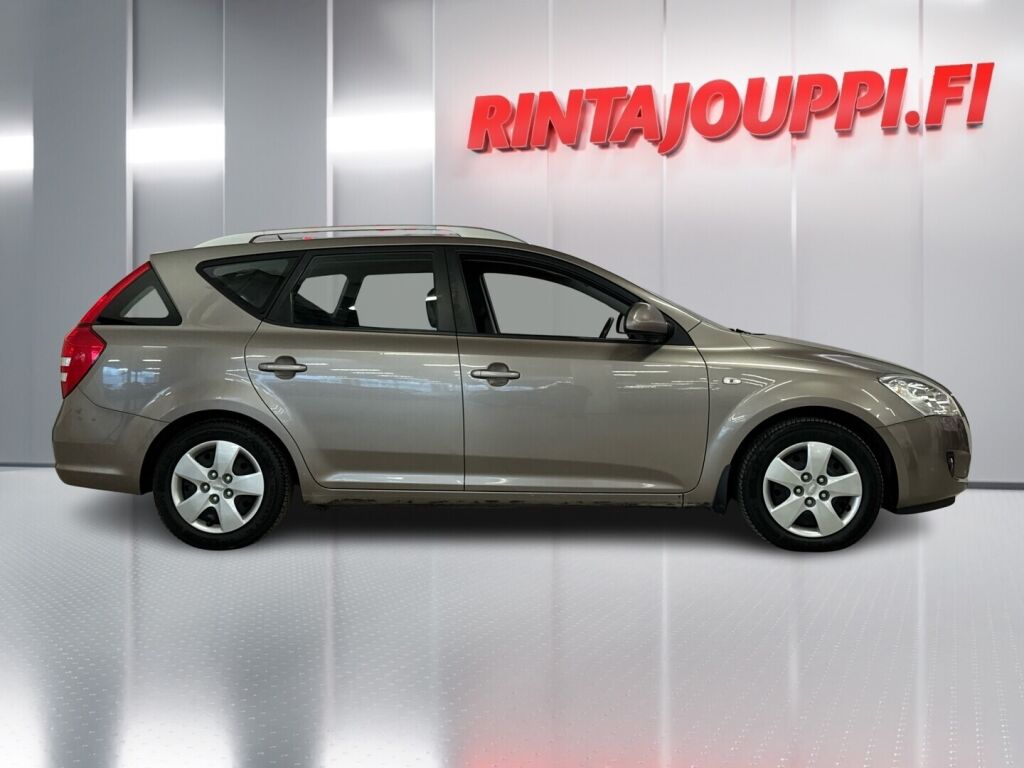 Kia Ceed 2008 Ruskea (beige)