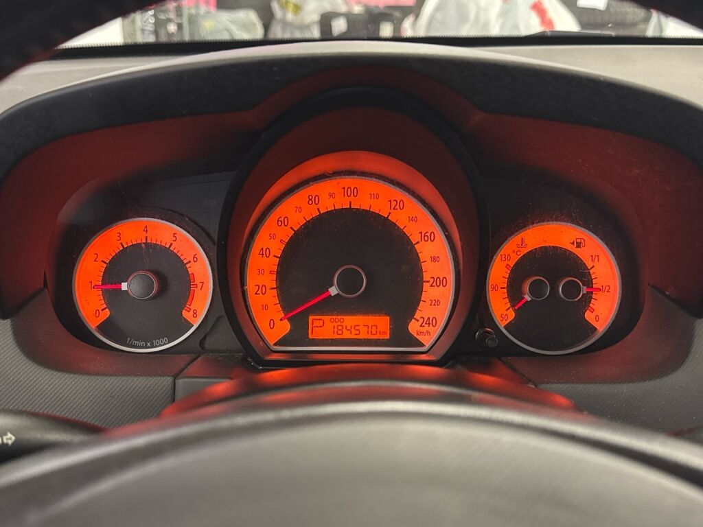 Kia Ceed 2008 Ruskea (beige)