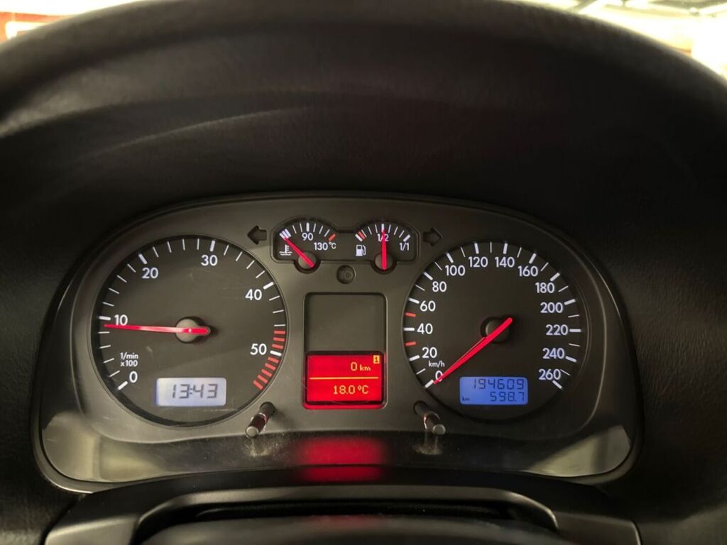 Volkswagen Golf Variant 2003 Sininen