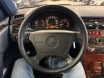 Mercedes-Benz E 1998 Sininen