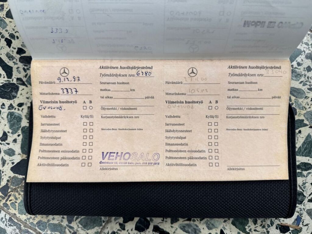 Mercedes-Benz E 1998 Sininen