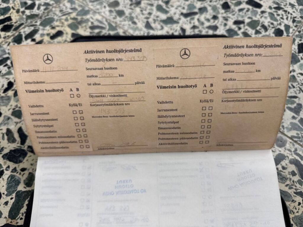 Mercedes-Benz E 1998 Sininen