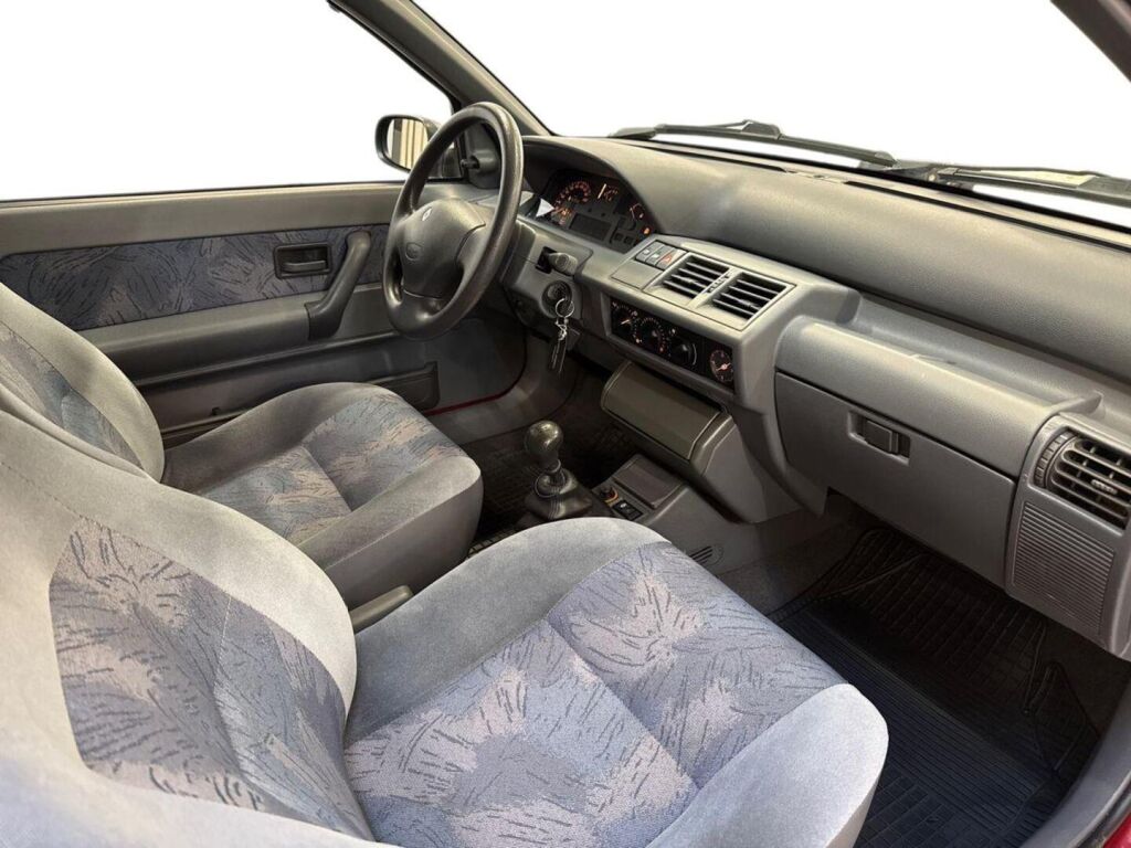 Renault Clio 1998 Punainen