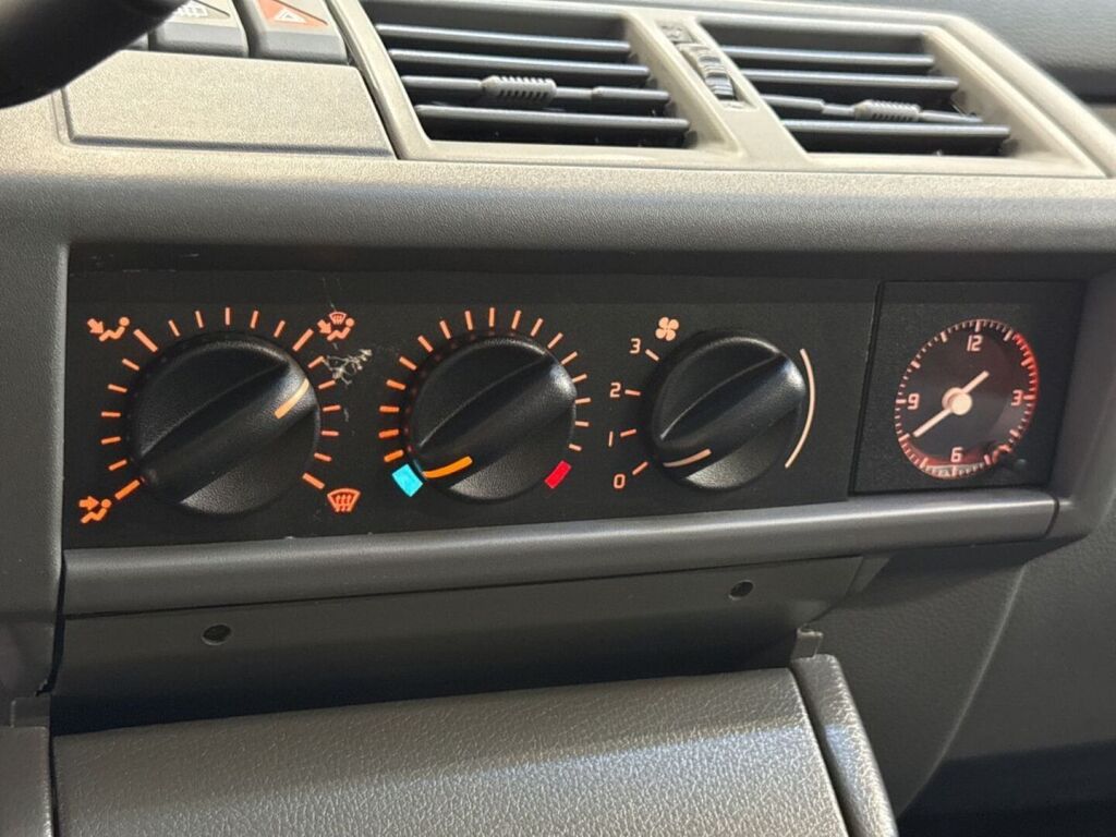 Renault Clio 1998 Punainen