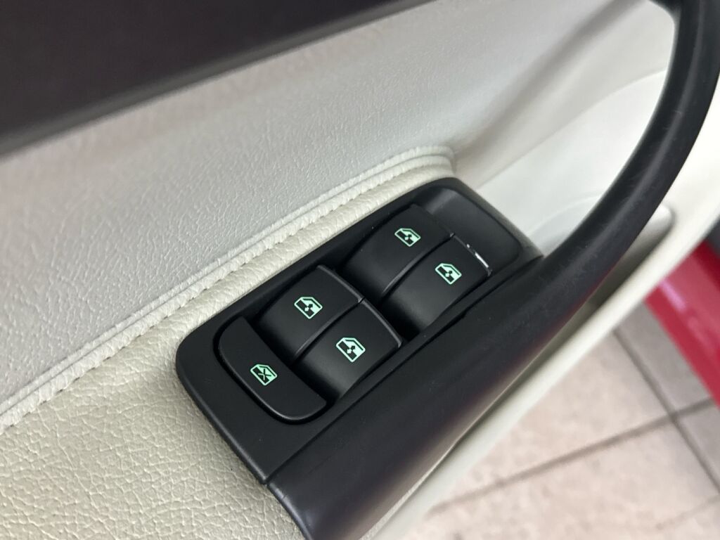 Saab 9-3 2007 Punainen