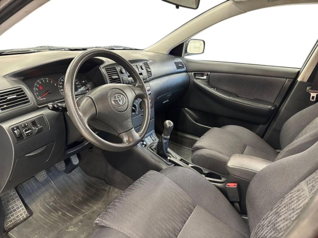 Toyota Corolla 2003 Punainen