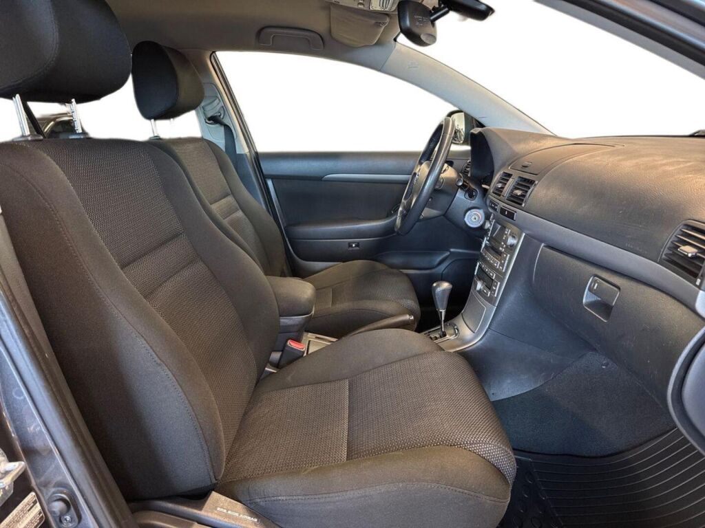 Toyota Avensis 2008 Harmaa