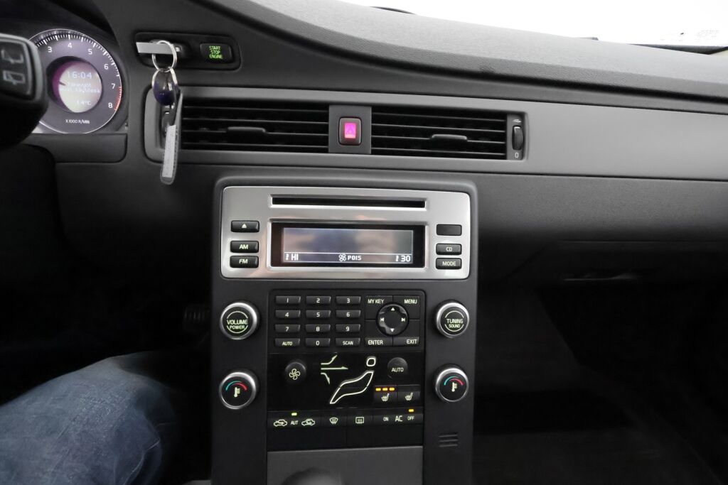 Volvo V70 2008 Harmaa