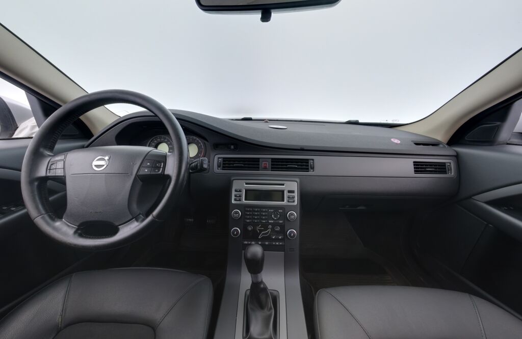 Volvo V70 2008 Harmaa