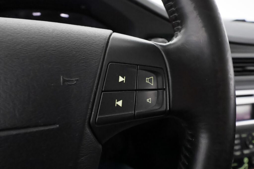 Volvo V70 2008 Harmaa