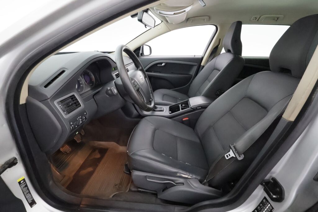 Volvo V70 2008 Harmaa