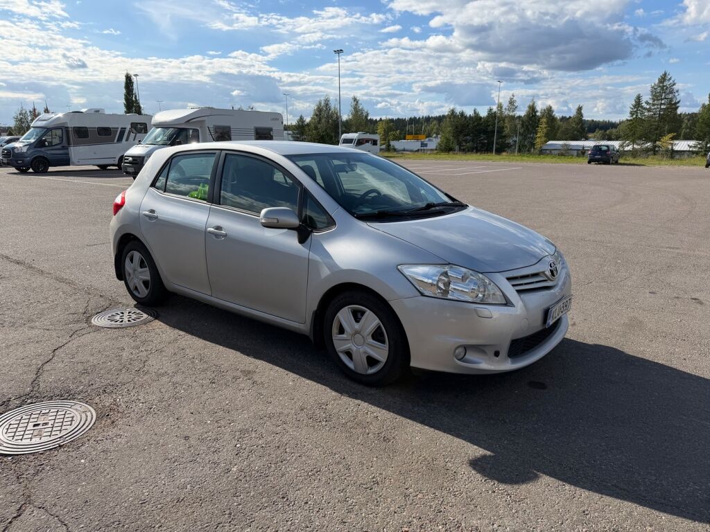 Toyota Auris 2010 Hopea