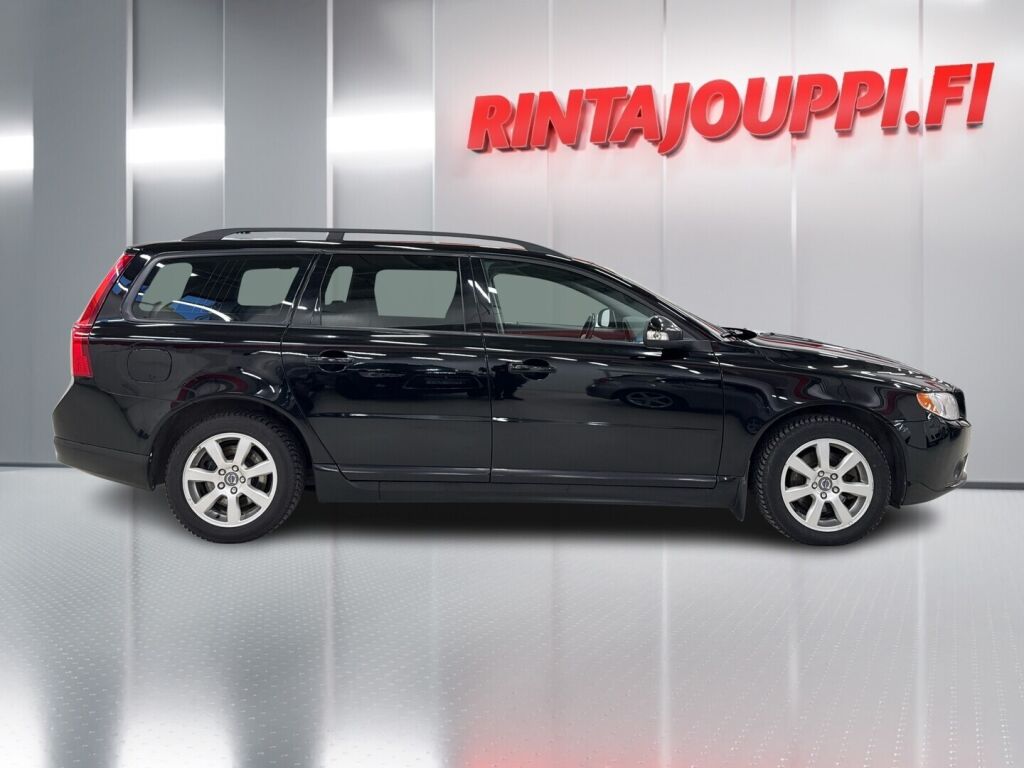 Volvo V70 2011 Musta