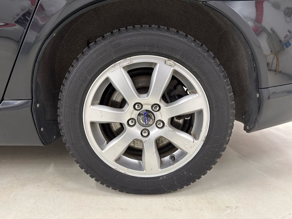 Volvo V70 2011 Musta