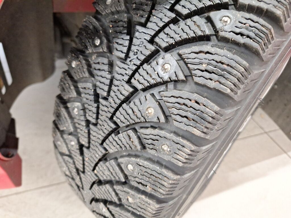 Ford Fiesta 2010 Punainen