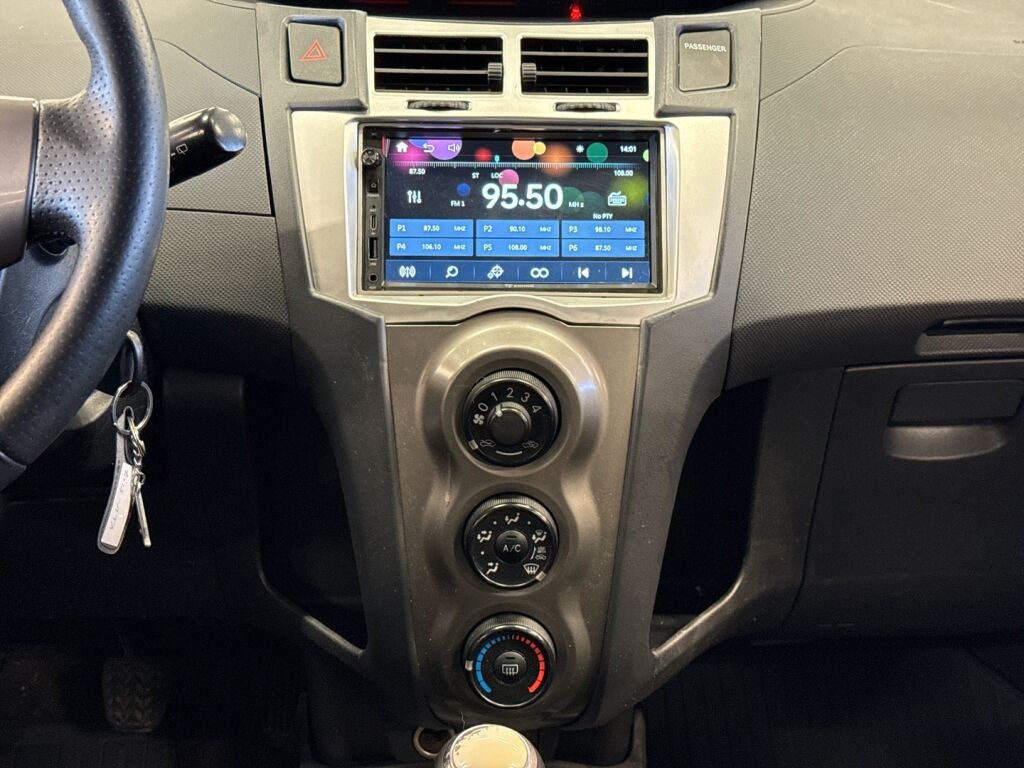 Toyota Yaris 2010 Harmaa