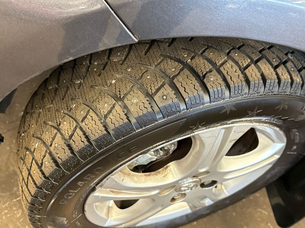 Toyota Yaris 2010 Harmaa