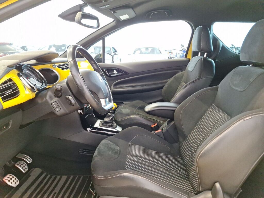 Citroen DS3 2010 Keltainen