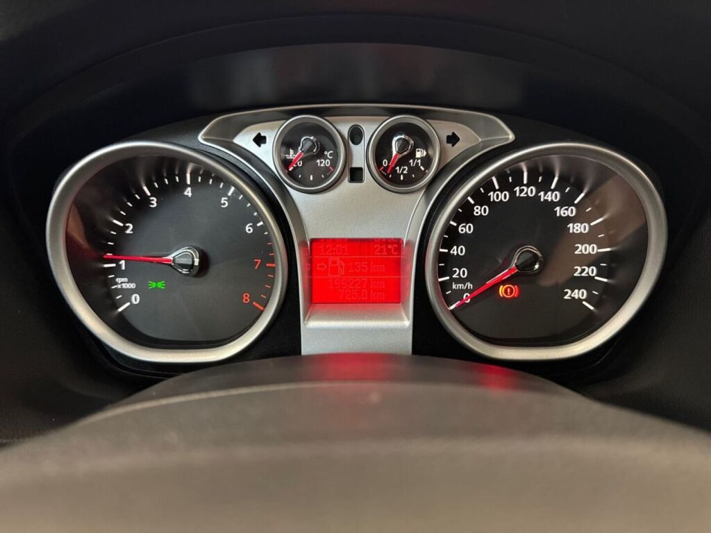 Ford Focus 2010 Harmaa
