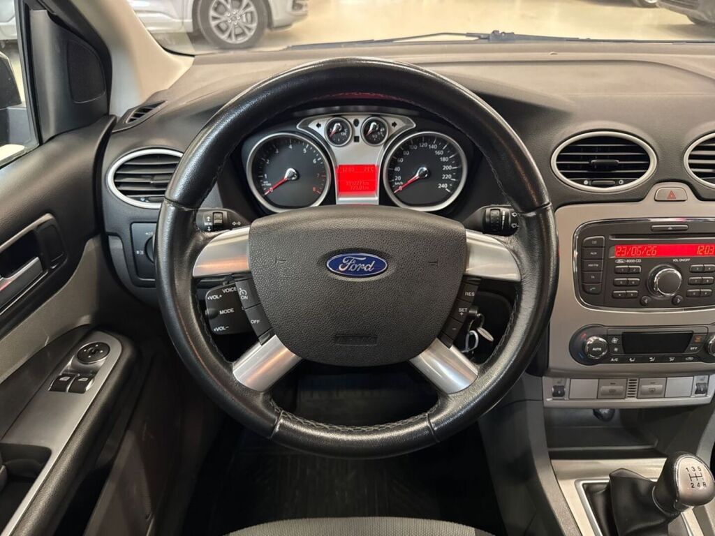 Ford Focus 2010 Harmaa