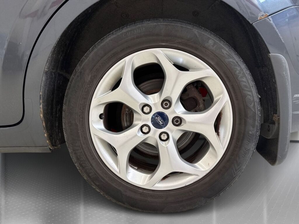 Ford Focus 2010 Harmaa