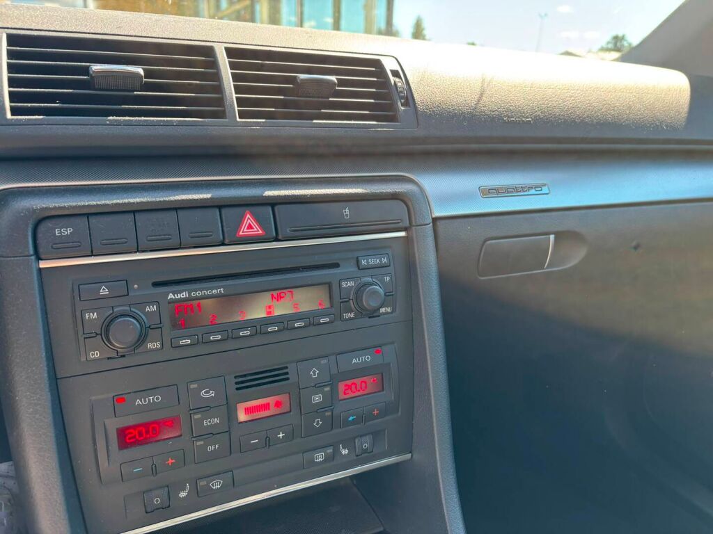 Audi A4 2006 Musta