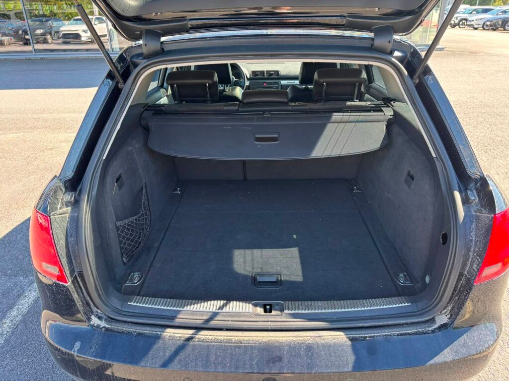 Audi A4 2006 Musta