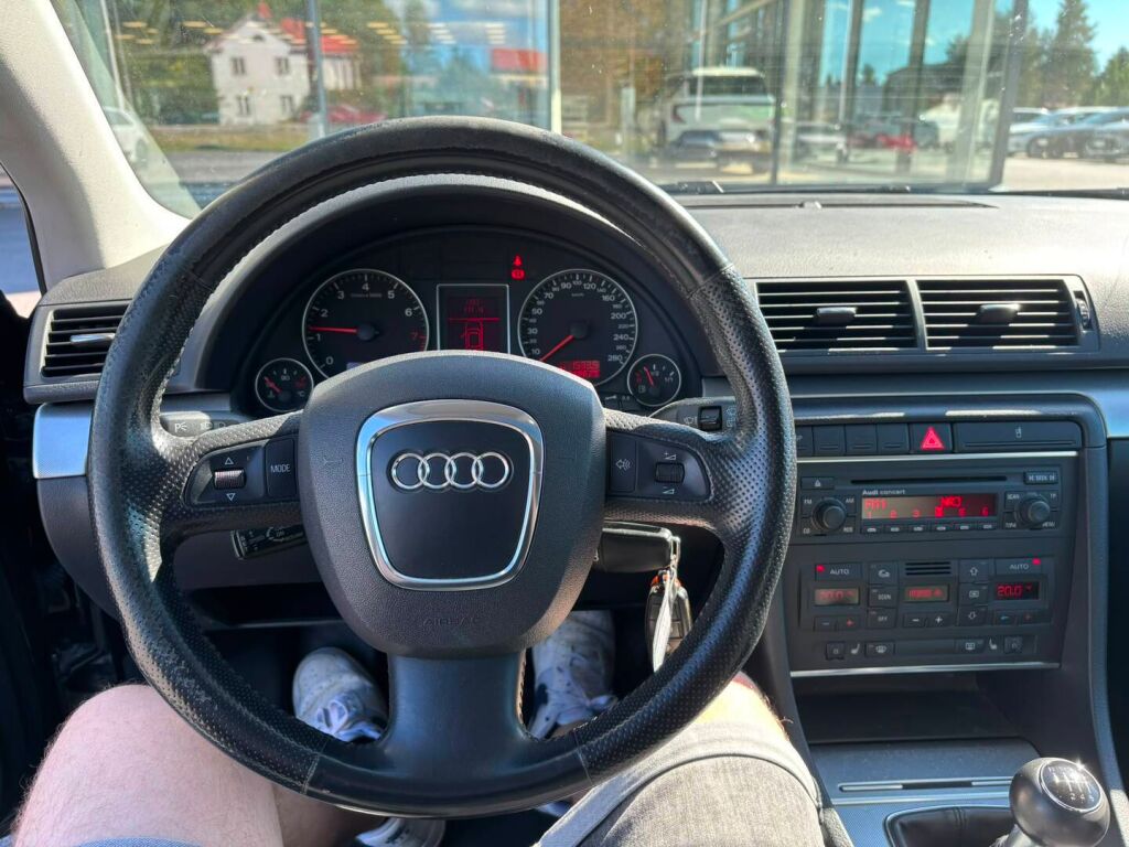 Audi A4 2006 Musta