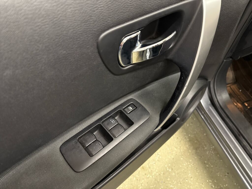 Nissan Qashqai 2012 Harmaa