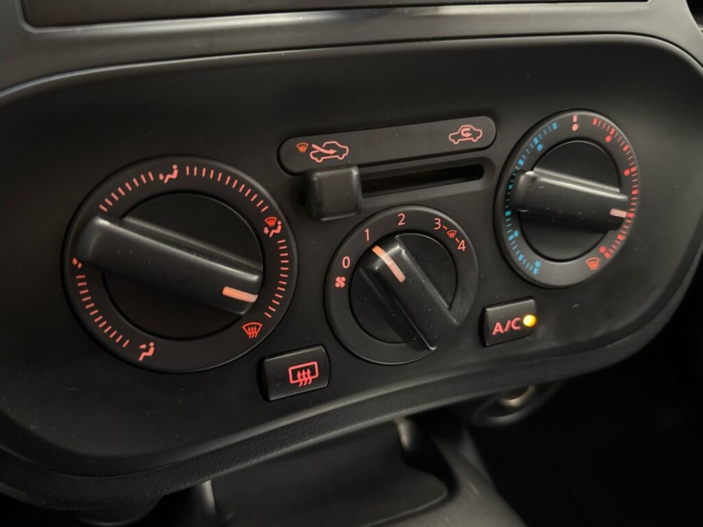 Nissan Juke 2012 Sininen