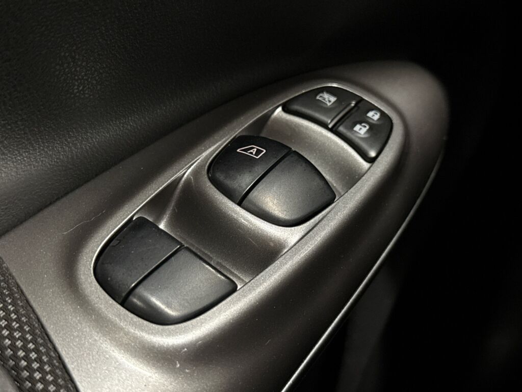 Nissan Juke 2012 Sininen