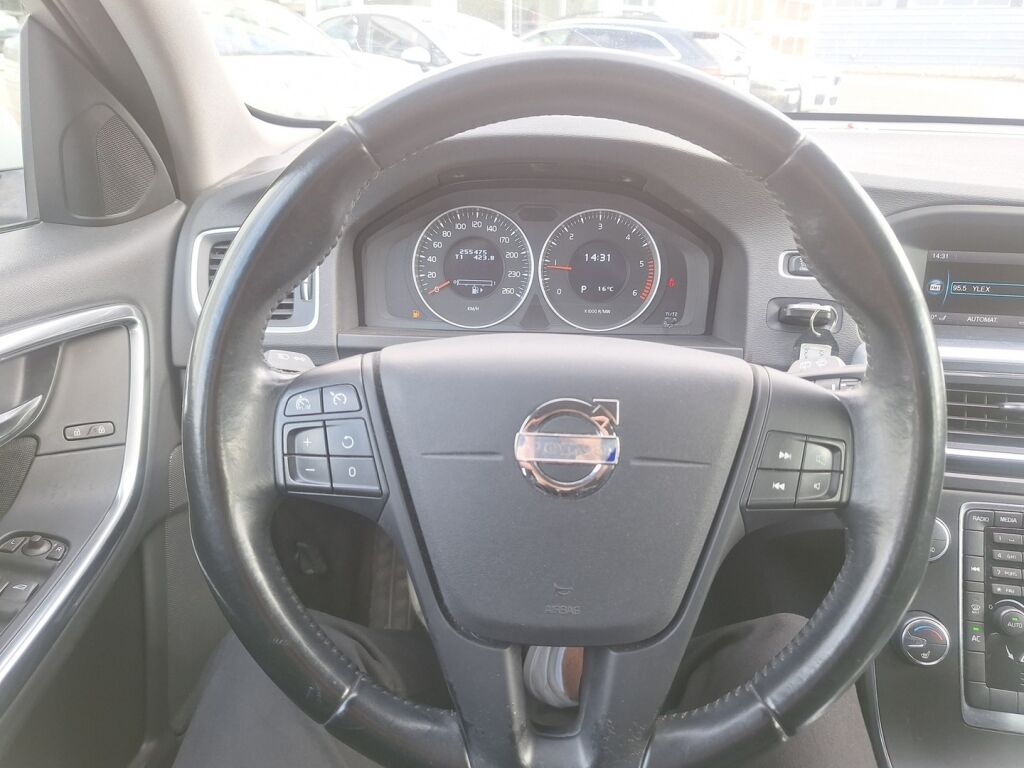 Volvo V60 2013 Valkoinen